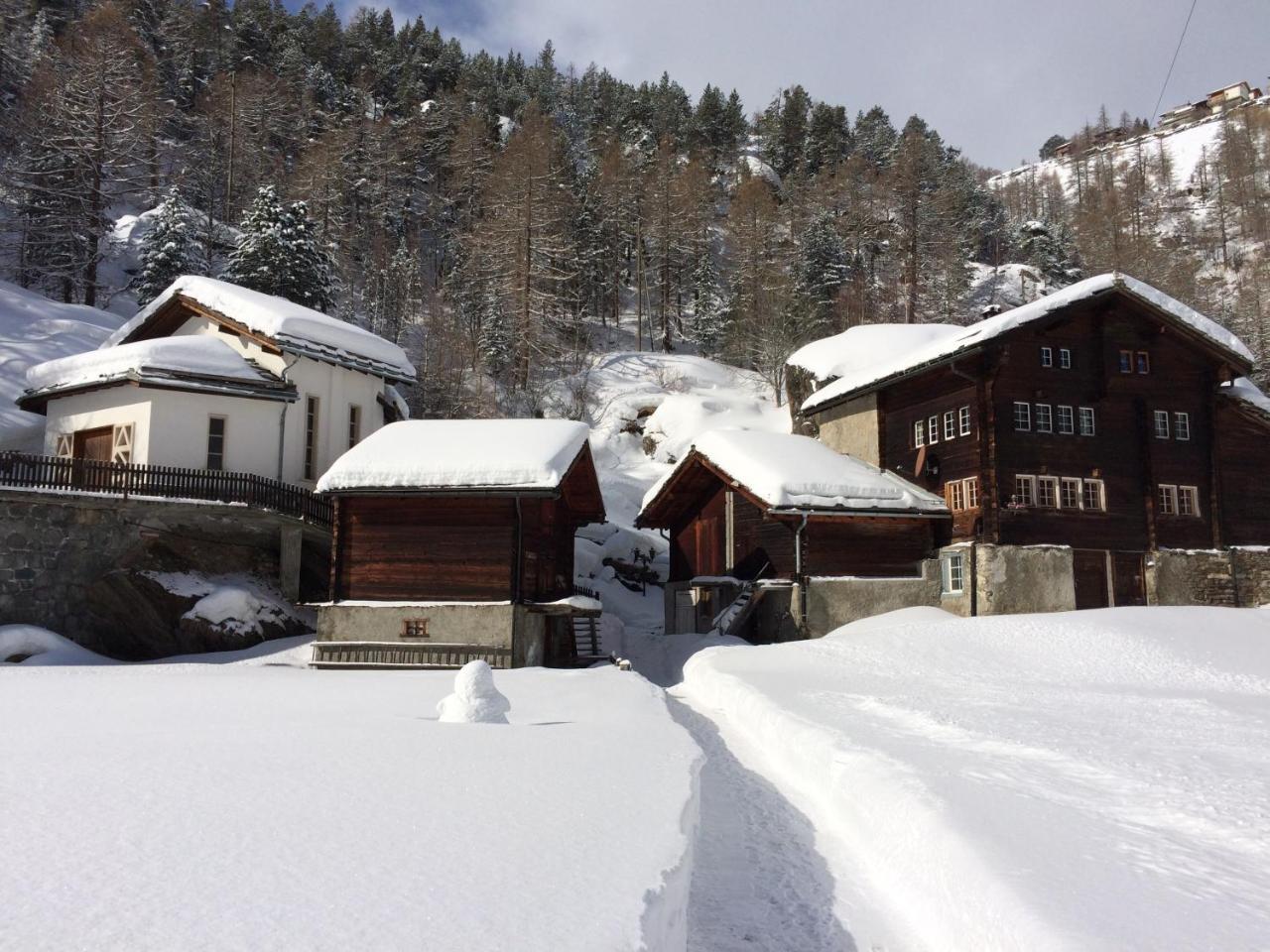 B&B Haus Granit Saas Grund エクステリア 写真