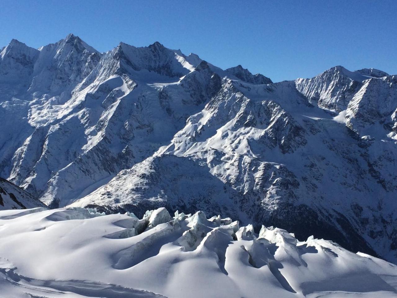 B&B Haus Granit Saas Grund エクステリア 写真